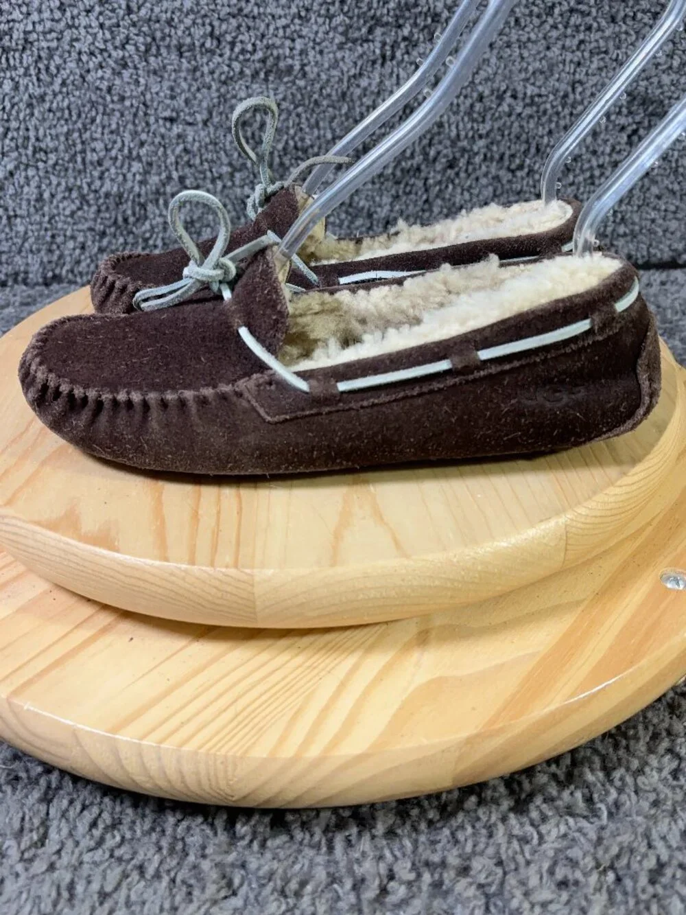 UGG | Shoes | Ugg Dakota Moccasin Slippers Women Size 7  display picture 1